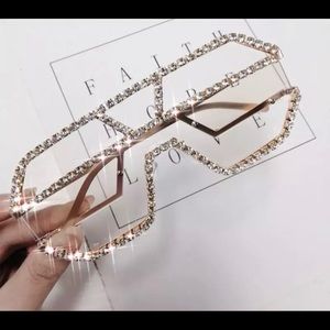 🔥🔥DIAMOND STYLE CLEAR SUNGLASSES NEW